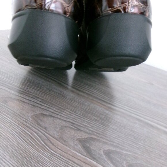 Near New Clarks GAEL REX Slip On Croc Embossed Low Wedge Loafers Shoes 8 Brown - Picture 12 of 16